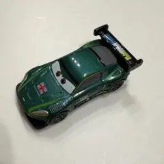 カーズ　トミカ　ナイジェルギアスリー