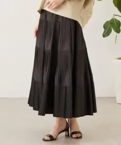 【試着のみ】BEARDSLEY プリーツスカート　ブラック