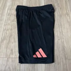 adidas 黒 ハーフパンツ