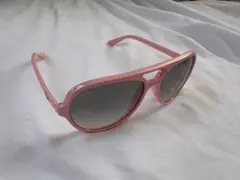 新品同様　Ray-Ban ピンクのサングラス