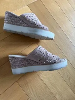 お値下げ⭐︎軽くて歩きやすい♡ピンクベージュ色のビジューつきコンフォートサンダル