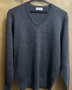 グレー Vネックセーター