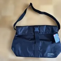 NEW Under Armour ショルダーバッグ 1346689のサムネイル