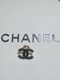 CHANEL　シャネル　ココマーク ブローチ 　いちご　イチゴ　ストロベリー CHANEL シャネル ココマーク ブローチ いちご イチゴ ストロベリー