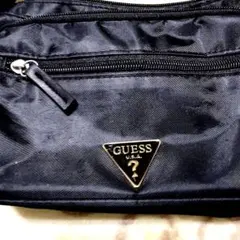 GUESS ブラック ボディバッグ