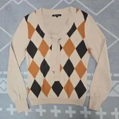 値下【23区】 アーガイル柄 Vネック ボウタイ ニットサイズ40　薄手