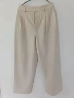タックワイドパンツ　Sサイズ