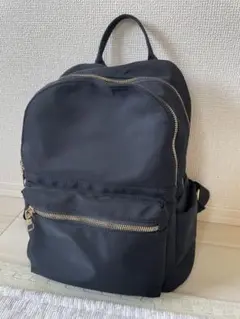 リュック　マザーズバッグ　バックパック　ポケットたくさん　ブラック　ゴールド