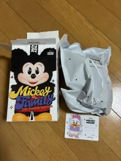 Mickey Family Keychain デイジー　ポップマート ミッキー