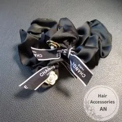 新品 ヘアシュシュ リボン カメリア サテン風 ヘアゴム ブラック 2個セット