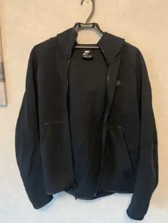 Nike ブラック ジップアップジャケット