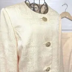 東京ソワール　ノーカラージャケット　セットアップ　金ボタン　バブリースーツ　総柄