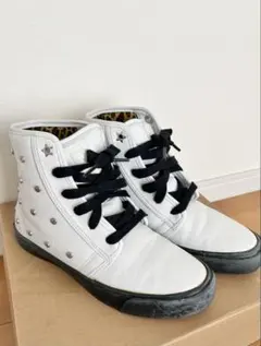 レア❣️K-SWISS+ディズニーコラボスニーカー♡22.5ミッキースタッズのサムネイル