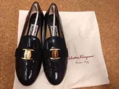 Salvatore Ferragamo ブラック フラットシューズ