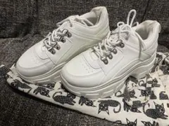 厚底スニーカー 白 地雷系 ラブハンター LOVE HUNTER