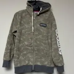 OUTDOOR PRODUCTSの迷彩柄（カモフラージュ柄）のフルジップパーカー