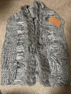 ファー付きグレー系ベスト