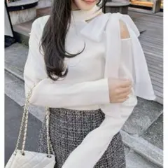 未使用品 INGNI ワンショルシアーリボンニット オフホワイト Mサイズ