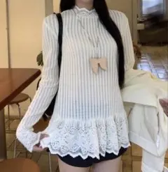 裾レース（裾フリル）起毛ハイネックニット　新品未使用品