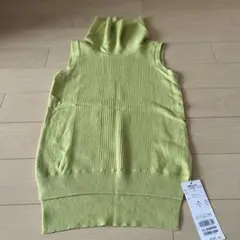 コムサイズム　タートルネックノースリーブセーター