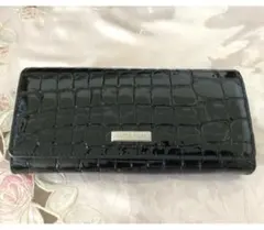 COCCO FIORE 長財布 エナメル クロコ型押し ブラックのサムネイル