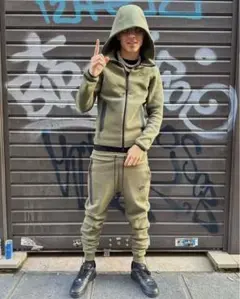 【希少カラー】ナイキ テックフリース ジョガーパンツ　カーキ　Sサイズ