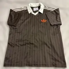 adidas フットボールジャージTシャツ ABC-MART限定 ダークブラウンのサムネイル