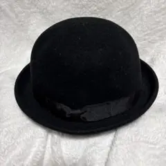 ブラック フェルト　ボーラーハット リボン付き　黒　発送は平らにしてになります
