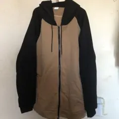 5XL 黒とベージュのパーカー