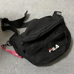 美品　FILA ボディバッグ 黒
