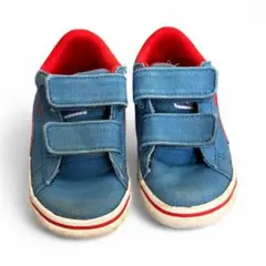 PUMAスニーカー