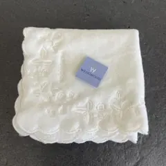 『未使用』WEDGWOOD ウェッジウッド タオルハンカチ 刺繍　ホワイトのサムネイル