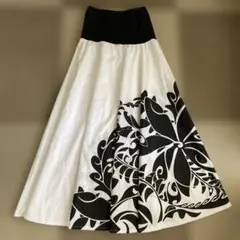 フラダンス衣装　スカートベアトップワンピース (白&黒の花柄)