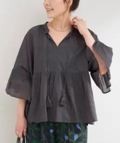 SIMPLICITE タッセル付きスキッパーブラウスB.C STOCKのサムネイル
