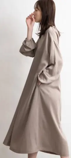 【美品】Audrey and John Wadのサテン・ロングワンピース