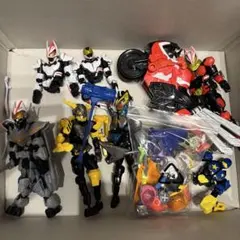 仮面ライダーギーツ　リボルブチェンジフィギュア