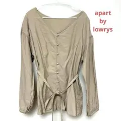 ベージュのVネック長袖トップス apart by lowrysのサムネイル