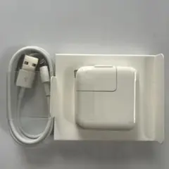 Apple純正 ACアダプターとLightningケーブル