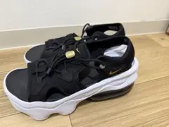 NIKE エアマックス ココ サンダル ブラック ゴールドのサムネイル