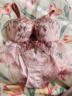 MA✽RS♡ハッピーローズ柄♡ローズバラ柄♡盛りブラ♡見せブラ♡魅せ