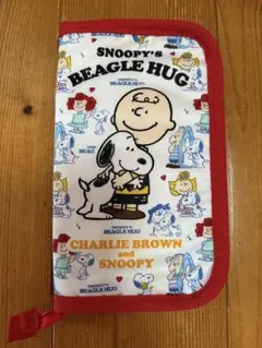 美品　限定商品　スヌーピー 多機能収納ポーチ　ピーナッツチーム　チャリーブラウン