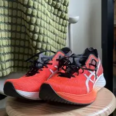 ASICS MagicSpeed ランニングシューズ オレンジ/ブラック