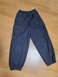 GU 黒 カーゴパンツ ゴムウエスト ティーンＳサイズ　キッズ