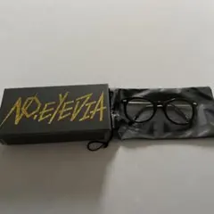 NO.EYE.DIA伊達メガネのサムネイル