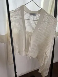 ページボーイ　透かし編みアイボリーカーディガン
