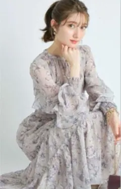 美品アプワイザー・リッシェ ニュアンスフラワープリントワンピース