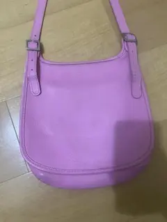 ピンクレザーショルダーバッグ　オールドコーチ