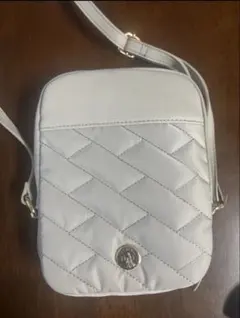 新品　トミーヒルフィガー　ショルダーバック