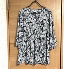 紫、白、黒の3色トップス