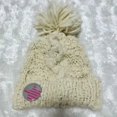 SNIDELアイボリービッグ ポンポン付きニット帽バッチ付き